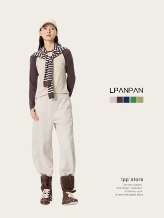 基础日常里的发光款,美利奴羊毛T恤 对溜肩超友好插肩设计 撞色拼接打破单调 更流畅的撞色线条,身上不呆板 美利奴羊毛T恤,软糯贴肤,吸汗小能手,出汗之后也能保持皮肤干爽。  #蓝畔 #Lpanpan #美利奴羊毛 #ootd穿搭 #今天穿什么