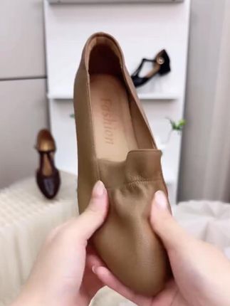 2025新款尖头真皮鞋粗跟软底工作鞋软面时尚气质女鞋