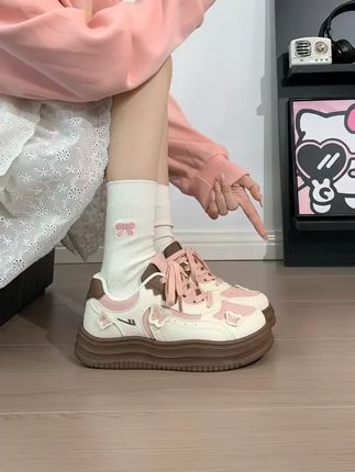 我心中的白月光~回力蝴蝶厚底小白鞋来啦~#小白鞋 #回力女鞋 #鞋控日常 #潮鞋推荐 #美鞋实拍