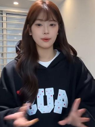 秋冬季彩色爱心波点印花卫衣情侣款宽松上衣连帽衫#卫衣穿搭 #情侣款 #上衣穿搭 #宽松版型 #秋冬穿搭