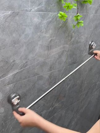 真是没想到,一根毛巾杆居然这么多妙用,关键能伸缩拉长,还能旋转安装在墙角