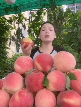 【脆甜多汁】新鲜水蜜桃软甜多汁香甜爽口果香皮薄美味采摘甜蜜包赔 #脆甜多汁 #新鲜水蜜桃 #香甜爽口 #桃子熟了 #自家果园