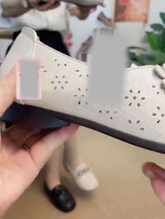 夏季软皮妈妈鞋凉鞋舒适中老年人百搭防滑中年平底皮鞋镂空洞洞鞋#好鞋推荐 #好穿不累脚 #好穿又好搭 #百搭鞋子 #夏季新款