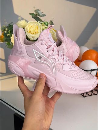 这双篮球鞋特别适合爱打篮球的小朋友,百搭轻弹舒适,轻轻松松拿捏宝贝的穿搭#童鞋  #篮球鞋 #高品质时尚童鞋  #哎呦喂你鞋真好看 #透气舒适不臭脚