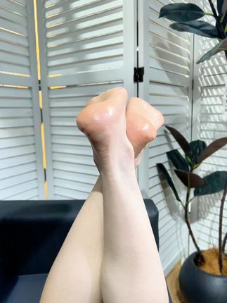 秋冬天手脚容易干巴巴的姐妹,看看这款#凡士林干裂棒 旋转设计不粘手,清爽不黏腻!#保湿防干裂 #平价好物 #护肤好物 #秋冬必备