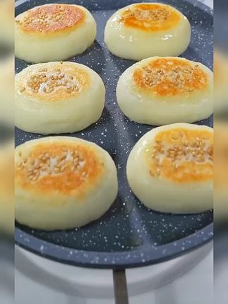 不加一滴水的# 蓝莓果酱 真的好好吃!里面都是大颗粒的蓝莓,果香浓郁搭配面包好吃绝啦!#果酱 #早餐吃什么