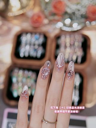 魔镜魔镜告诉我,谁是这个世界上最美丽的女人? #超好看的美甲 #仙女必备 #美出高级感 #穿戴甲分享