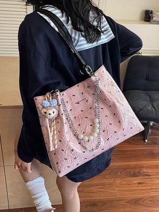 #果冻包 #托特包 #单肩包 #通勤包 #单肩包女 潮流大容量果冻包时尚链条设计通勤单肩托特包