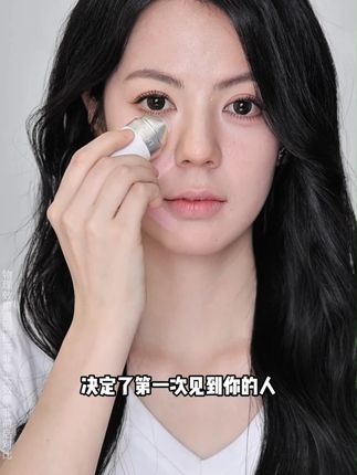 把初春第一抹嫩透水色拍在脸上,通勤灯一打直接反光显白 #口红 #腮红棒 #新手化妆 #美妆种草