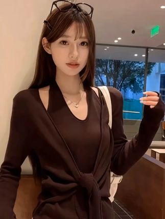 秋季气质显瘦设计感系腰U领假两件针织上衣 #早秋穿搭 #早秋搭配 #显瘦穿搭 #ootd穿搭