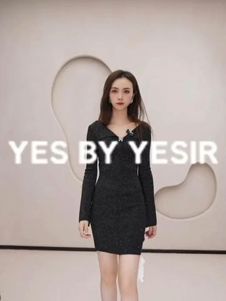 高级,从来不止是看脸 衣品才是你的气质和名片 ! #叶谦设计师原创品牌#秋款穿搭分享#yesbyyesir新品发布