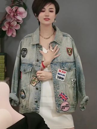 铜合金合成锆石耳饰 2025欧美轻奢新款复古高级感金色耳环女耳圈#女人一定要活成自己喜欢的样子 #时尚和年龄无关 #女人爱美不分年龄 #穿出自己的风格 #谁穿谁好看