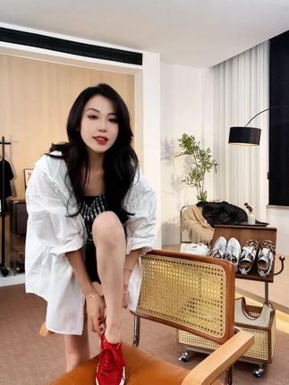 这双鞋有点贵#高品质鞋子 #软底软面穿上超舒服 #好穿不累脚 #穿出高级感 #好穿又好搭