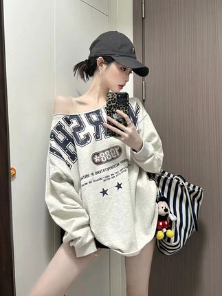 美式街头卫衣女字母印花斜肩oversize露肩设计感上衣 #早秋穿搭 #早秋新款 #显瘦穿搭 #ootd穿搭