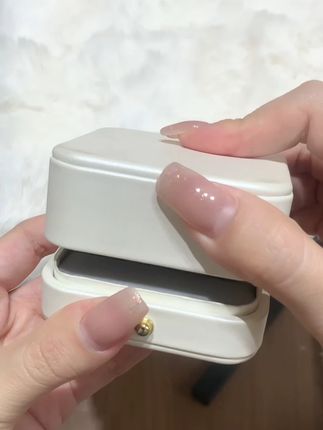 被追问N次的对戒💍 情人节锁死这组! 救命!挖到超绝对戒cp✨ 简约素圈+闪耀钻戒,叠戴清冷贵气,单戴各有风格 像把“克制的温柔”和“热烈的爱”戴手上,适配所有约会look 情人节送礼选它,仪式感拉满又不落俗套,谁收到不说一句绝绝子💕 #情人节礼物 #对戒推荐 #情侣饰品 #氛围感配饰 #莫桑钻