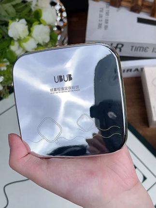你还在用散粉的话,就赶紧试试这个