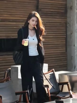 #张予曦毕雯珺真拍了红裙抱 #深情眼 #张予曦 #毕雯珺