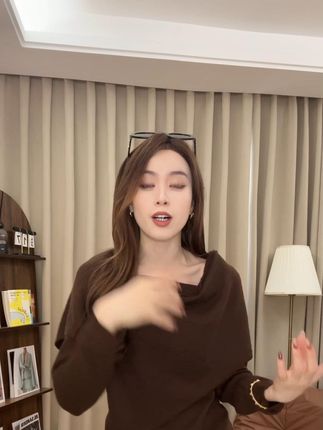 TUBREIT/图百年 针织衫上衣荡领披肩两件套女显瘦气质时尚打底衫#显瘦穿搭 #穿出高级感 #显瘦遮肉 #轻奢女装 #上衣