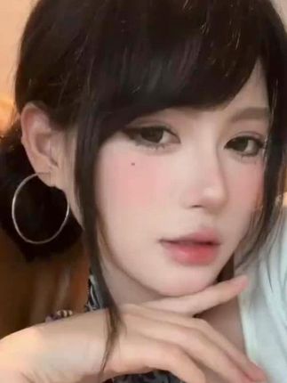 蹲教程的人多了之后会出详细嘟哦~#假刘海 #刘海片 #假发分享 #千禧辣妹风