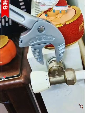 不用来回倒手的扳手 #扳手  #强烈推荐  #高性能实用工具  #维修工具