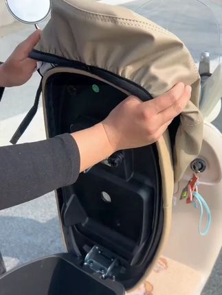电动车坐垫套,防水防晒,防刮耐磨,电动车,自行车,采用优质皮革,,摩托车都能用#电动车坐垫套 #电动车坐垫套四季通用 #电动车坐垫套防晒隔热 #电动车坐垫套防水 #电动车坐垫套电动车防水防晒