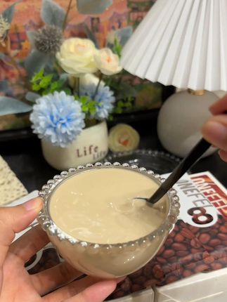 #丸妃 #咖啡 #防弹 #桑叶提取物 添加了桑叶提取物的防弹咖啡,爱吃碳水也不怕