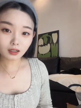 姐妹们这个 #宽边发箍 是软面了!带上更温柔更复古啊!还带着一点韩味!终于明白为什么今年宽边发箍可以这么火了啊!