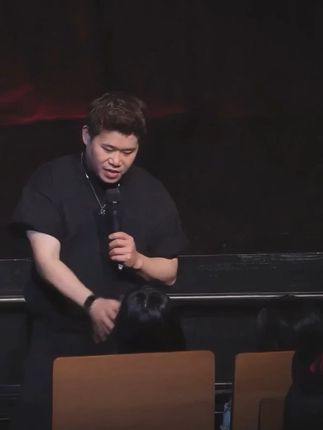#歌曲苦行的骆驼 #苦行的骆驼 “为什么刷到的歌总比搜的好听。”#脱口秀 #情感共鸣 #爱情