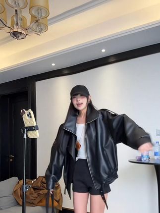 美拉德复古咖色机车服外套女2025秋季新款工装皮夹克上衣外套 #ootd穿搭 #今天穿什么 #时髦精 #抖音时尚搭配 #拽姐穿搭