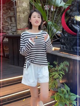 这条纹衫强烈推荐姐妹们,洋气百搭#条纹衫 #条纹衫推荐 #上衣t恤 #罩衫