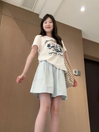 姐妹们夏天的穿搭舒适才是第一位! #短裤 #夏季新款 #显高显瘦显腿长 #今天穿什么