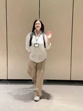 #张予曦毕雯珺真拍了红裙抱 #深情眼 #张予曦 #毕雯珺