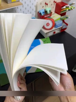 纸张厚实硬挺还不透纸不透色,纸面细腻光滑,涂色丝滑上色快 #学生党必备 #卡纸 #开学必备 #文具安利 #学习用品