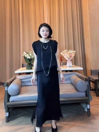 TANTAN 真丝气质后背V领T恤1155#t恤穿搭 #气质穿搭 #穿出高级感 #显瘦穿搭 #时尚穿搭