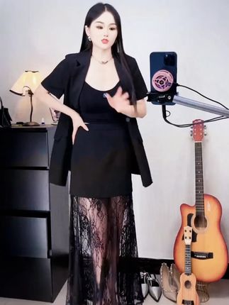 韩系轻奢气质套装裙女夏季短袖西装上衣轻薄透气蕾丝拼接半身裙#韩系穿搭 #夏季套装裙 #轻奢风格 #女士服装 #蕾丝裙