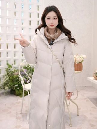 做一个温柔的人,永远不卑不亢清澈善良。#羽绒服 #秋冬保暖搭子 #日常穿搭 #显瘦又好看 #反季羽绒服