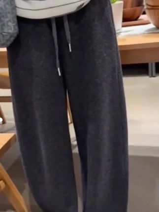 #百搭神裤 #遮肉显瘦 #秋冬穿搭实用主义 #小个子女生秋冬就这样穿 #解锁微胖梨形的本命穿搭