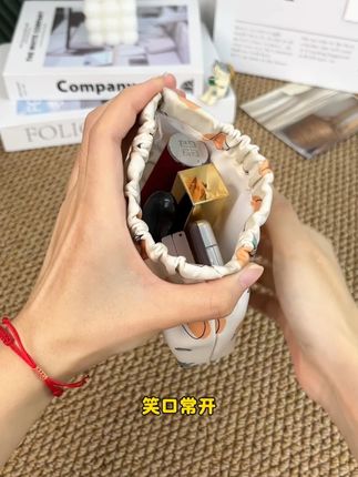 印花口红包装零钱耳环耳钉项链口红,太好用了,还可以装很多卡#口红包 #化妆包 #包包种草 #平价好物 #欣欣子