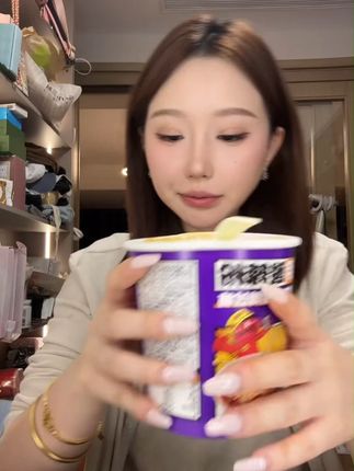 【豆芽酸辣粉】丽星招牌纯红薯酸辣粉140g*6桶装夜宵速食正宗红薯粉#【豆芽酸辣粉 #这味道好吃 #价格很给力 #饿了来上一桶面 #加油你是最棒的