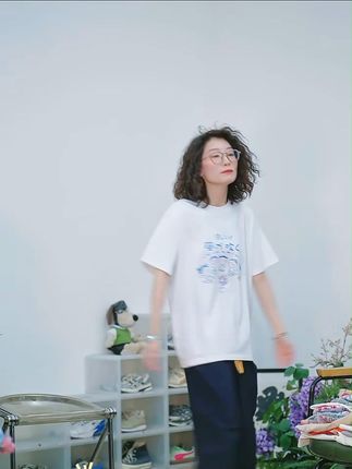 一件居家兼外穿的舒适短袖,夏天选它准没错! #夏季短袖 #男女同款 #流光机能风穿搭太有生命力了 #我是又甜又酷的流光系少女