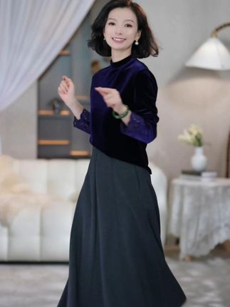 西子/经典优雅醋酸羊毛高腰A字显瘦灰色半裙 #西子高端女装 #穿出高级感 #品质女装 #女人味 #新款上新