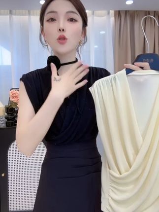 法式气质无袖t恤女时尚洋气小众修身设计感小衫别致绝美短上衣 #法式复古 #气质 #时尚 #设计感 #无袖上衣