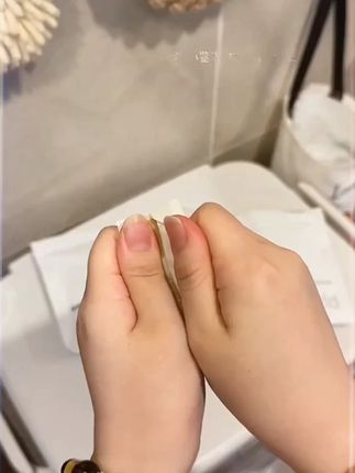 这个设计真的太方便了,以后不管是关节处,还是各种需要活动的部位用它,再也不怕妨碍活动或者容易掉了!!#好物推荐