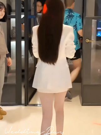 #张予曦毕雯珺真拍了红裙抱 #深情眼 #张予曦 #毕雯珺