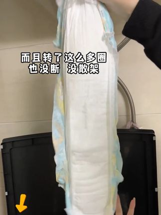 真没想到这款#纸尿裤 竟然这么能吸!掉进洗衣机里拿出来都还是干爽的#母婴好物 #宝妈推荐 #万万想不到