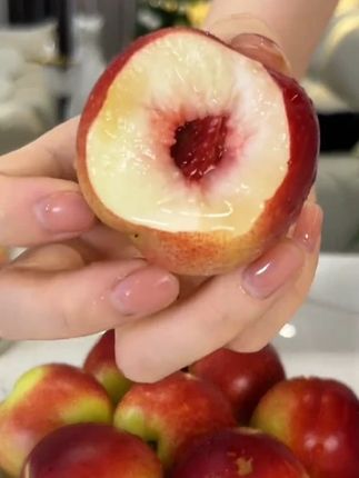 枣蜜桃,蜜甜蜜甜的,桃香味太浓郁了#珍珠枣油桃