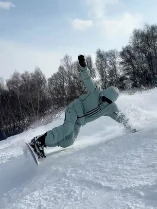 蕉牛滑雪护臀护膝男女内穿防摔裤单板滑雪滑冰轮滑护臀垫护具套装#滑雪护具 #男女通用 #防摔套装 #滑冰护具 #轮滑护具