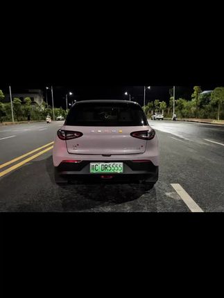 吉利星愿昏暗无光的后备箱,有了它完美解决了。原厂无损对插,不影响质保,打开尾门自动亮,关上尾门自动灭,太有仪式感了#汽车好物 #后备箱灯带安装教程 #吉利星愿后备箱灯带 #仪式感 #尾灯