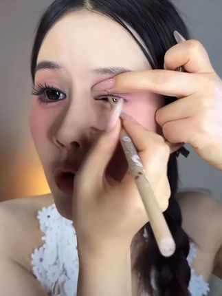 防水不晕染双头眼线笔! #唯资眼线胶笔 #眼线胶笔 #唯资 #眼妆 #防水防汗不晕染