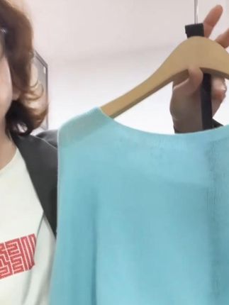 慵懒感无缝一体羊绒衫#秋季百搭单品 #穿出高级感 #宽松有范 #品质女装 #针织衫